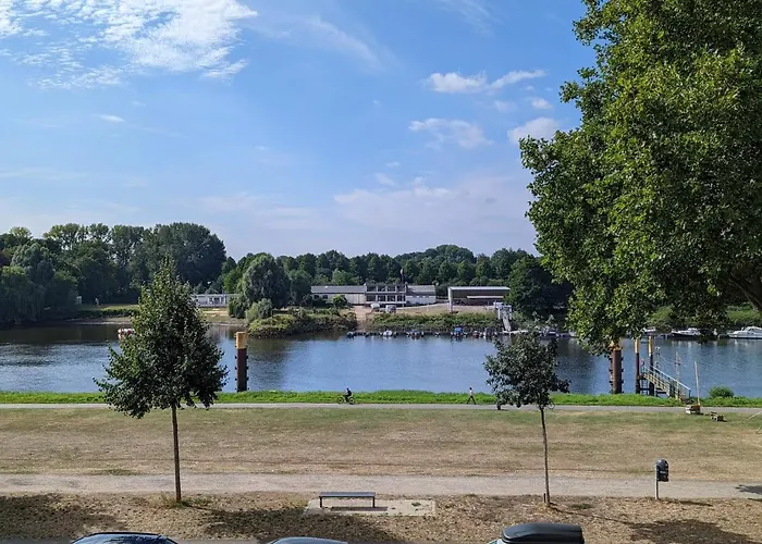 Homey - Riverside - Mit Weserblick Und Parkplatz * Bremen